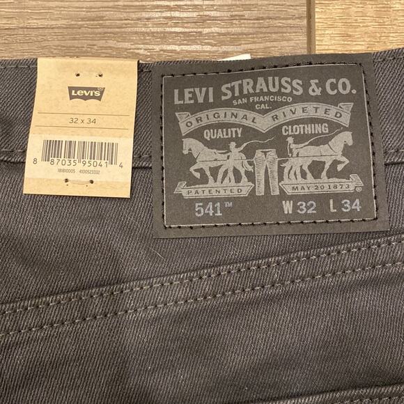 Levi's Men's 541 Athletic Taper Fit Jeans Cut As Shorts Dark Gray Size 32 - Picture 11 of 11